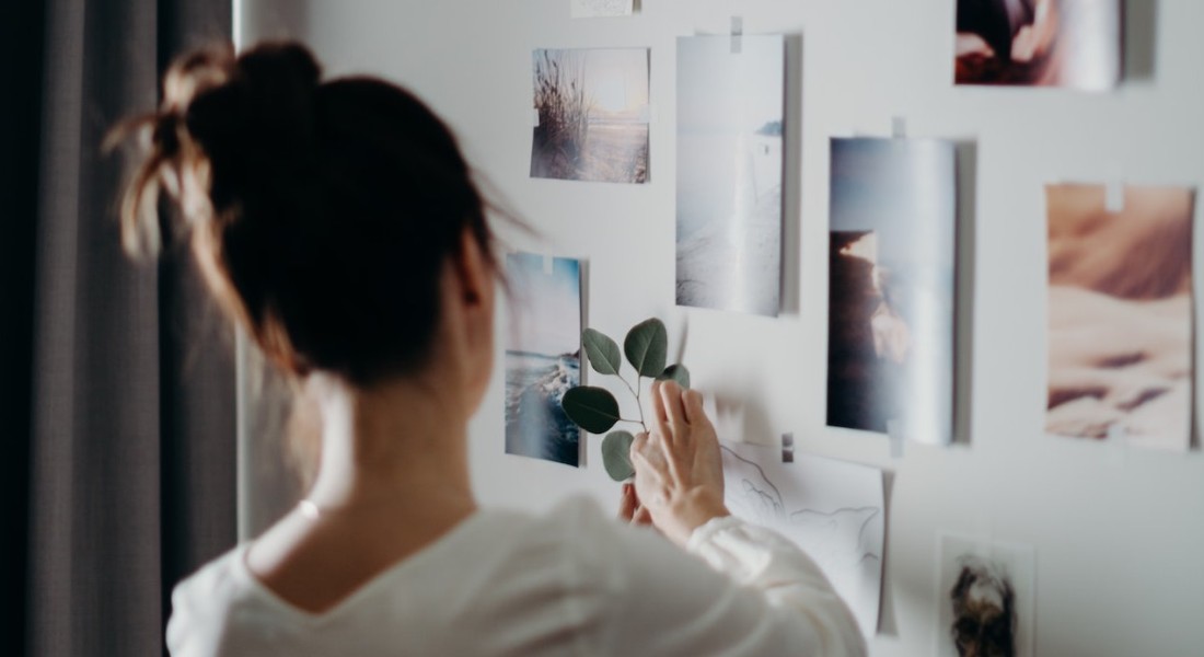 7 tips voor het afdrukken van foto afdrukken om een uniek tintje aan uw woonkamer te geven
