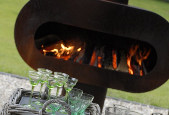 Genieten bij een stoere buitenhaard met grill - Zeno Products