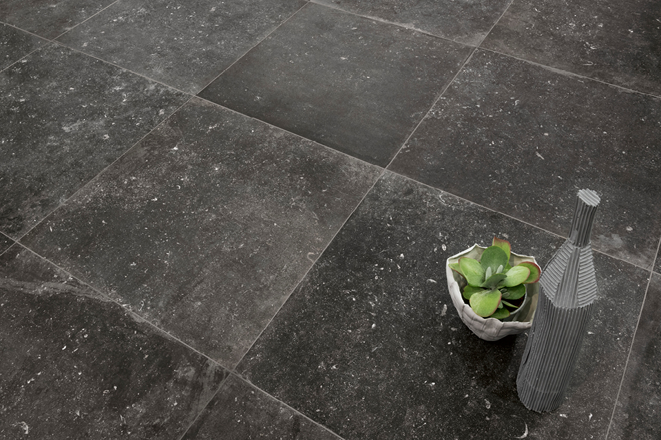 Ambiance Dark I Douglas & Jones