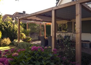 Terrasoverkapping met pergola zonwering - 