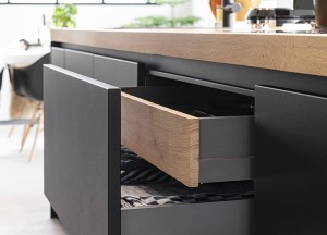 Modern zwarte keuken | RestyleXL