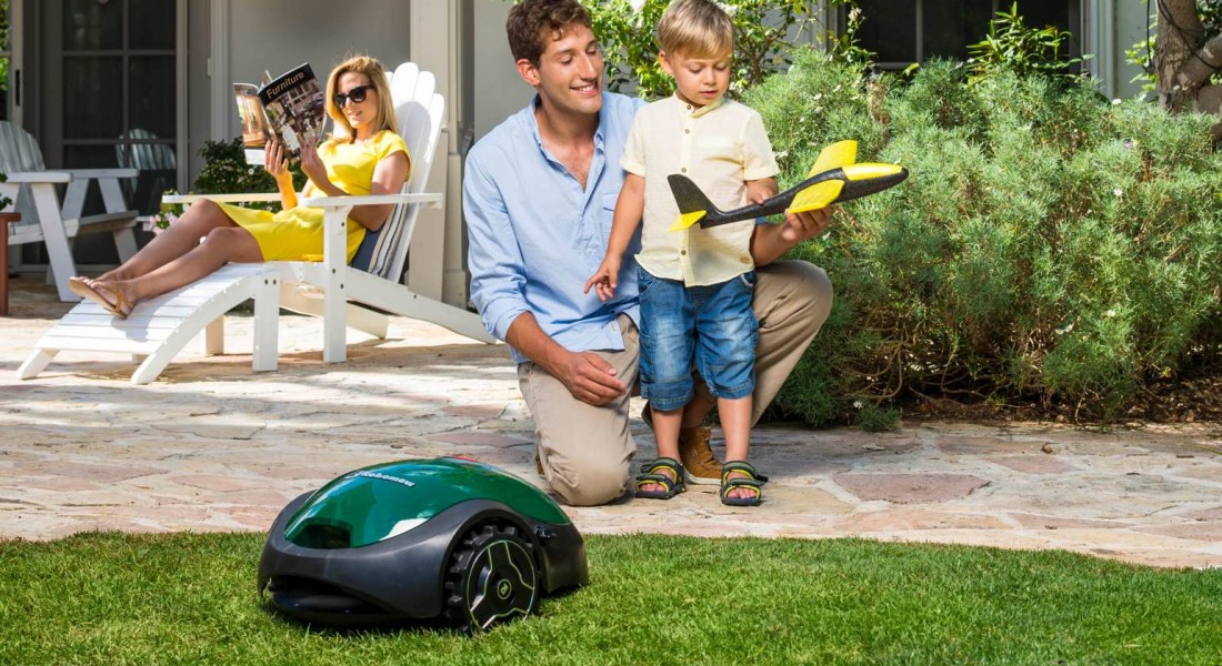 Robomow: De kleine slimmerik in de tuin