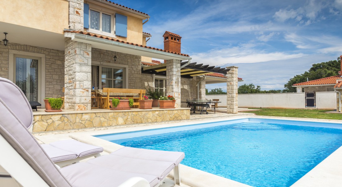 Een zwembad in de tuin: een droom of toch realiseerbaar?