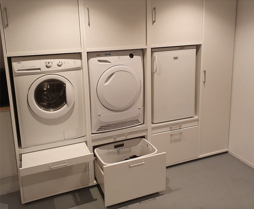 Praktische wandkast bijkeuken | Wastoren.nl