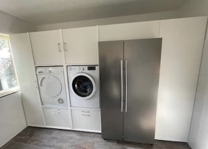 Praktische wandkast bijkeuken | Wastoren.nl