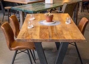 Tafel van wrakhout | Woodindustries