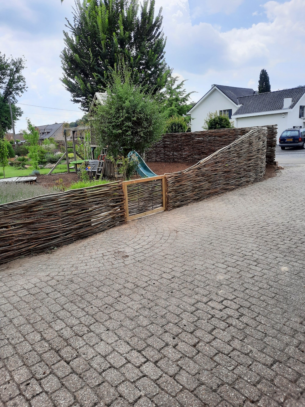 Wilgentenen schutting met tuinhek | Wilhout