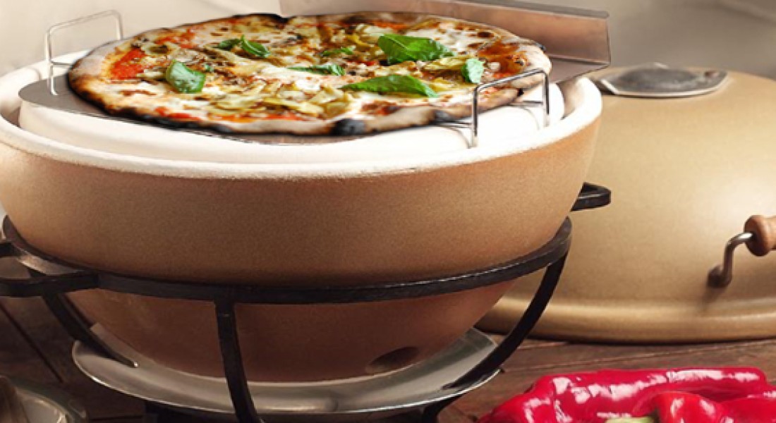 Keramische pizza-oven voor de tuin