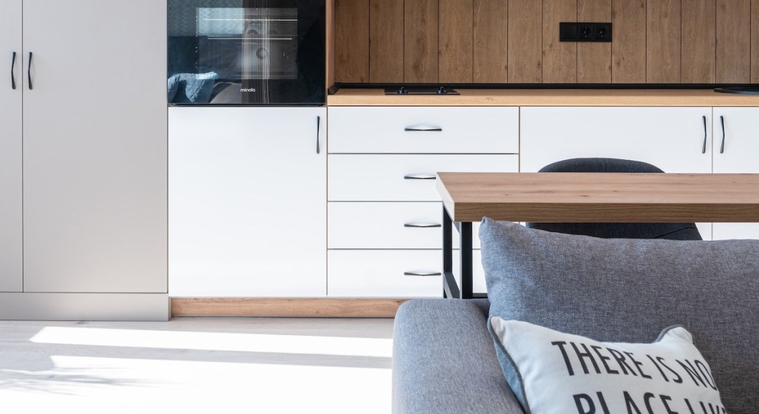 Hoe je een geschikte vloer kiest voor een specifieke kamer, zoals een keuken of badkamer