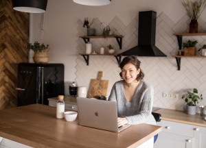 Geniet ook in de keuken van het gemak van een tv beugel - 