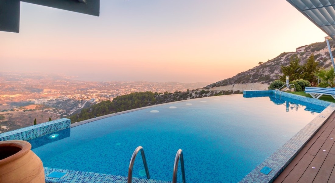 Een bijzondere verlichting voor het zwembad