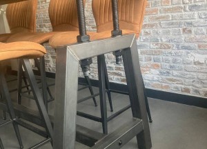 bartafel apart onderstel - Woodindustries