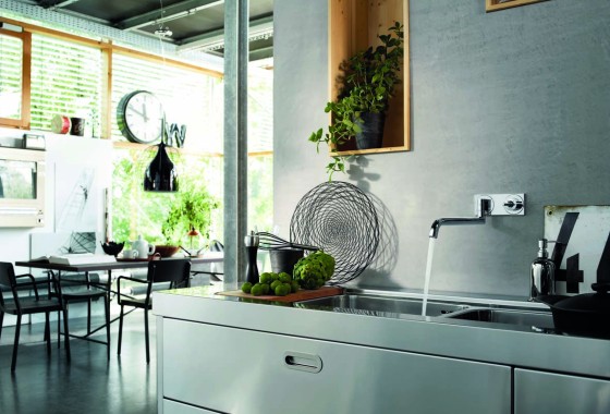 Eerste Axor keukenmengkraan voor de wand - Hansgrohe