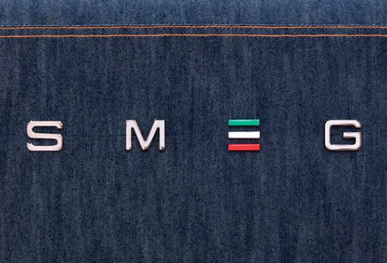 Smeg FAB28 koelkast in een denim jasje - Smeg