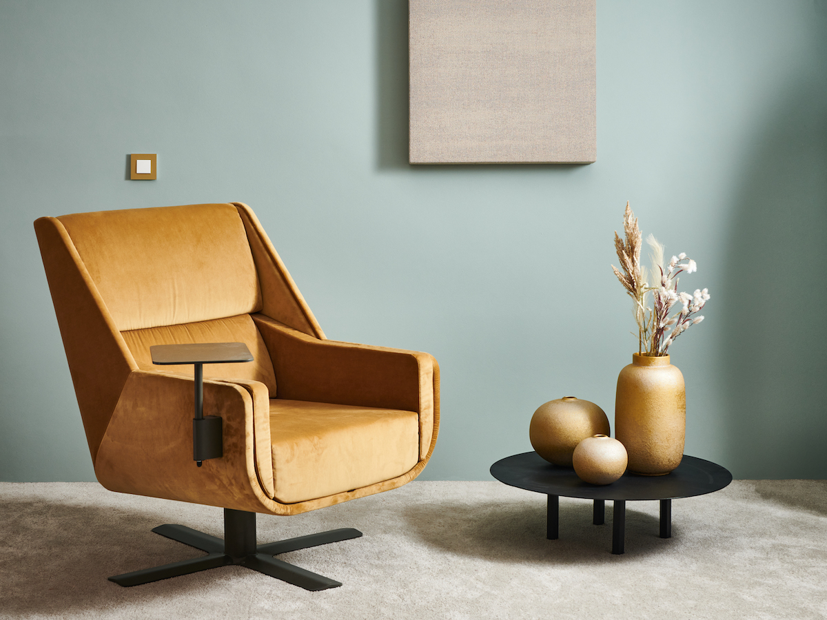 Messing schakelmateriaal van Niko