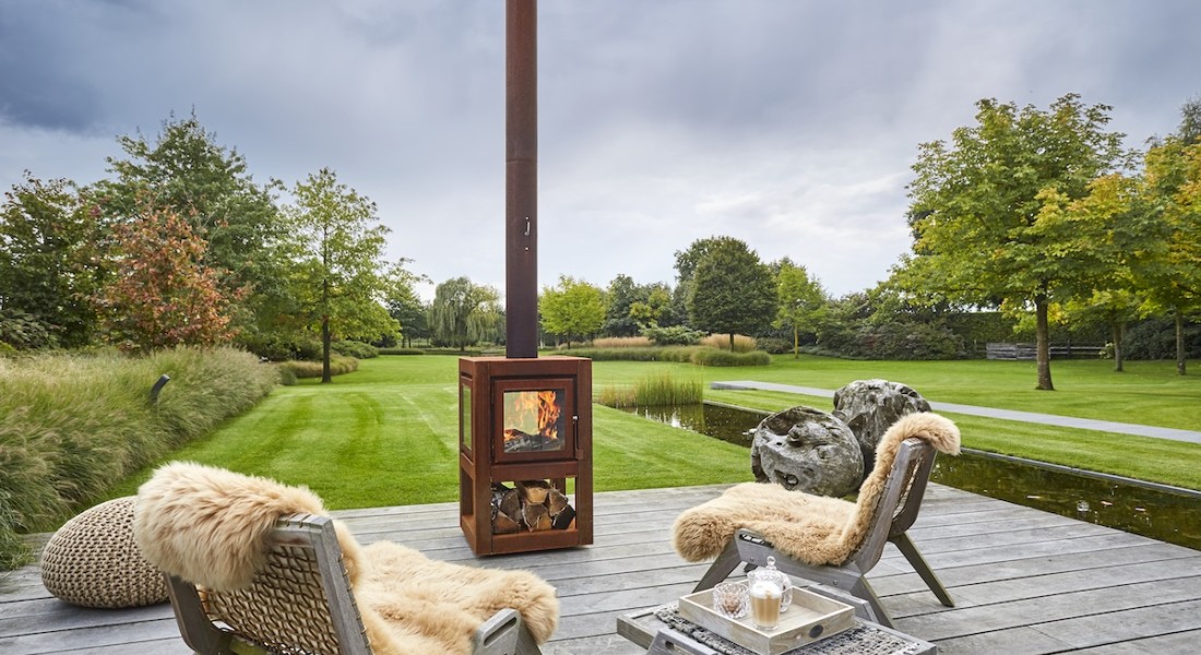 Moderne terraskachels met gesloten verbranding