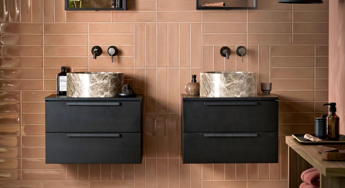 Inspiratie voor de badkamerwanden: kleurrijke wandtegels en panelen