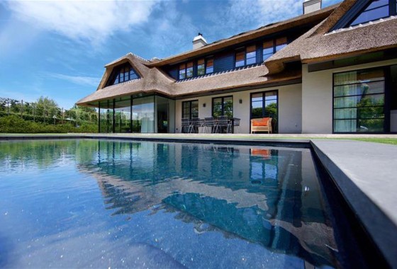 Antracietgrijze zwembaden | Compass Pools - Compass Pools.