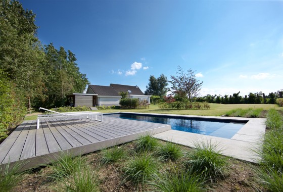 5 redenen om in het najaar een zwembad in de tuin te plaatsen - Compass Pools.