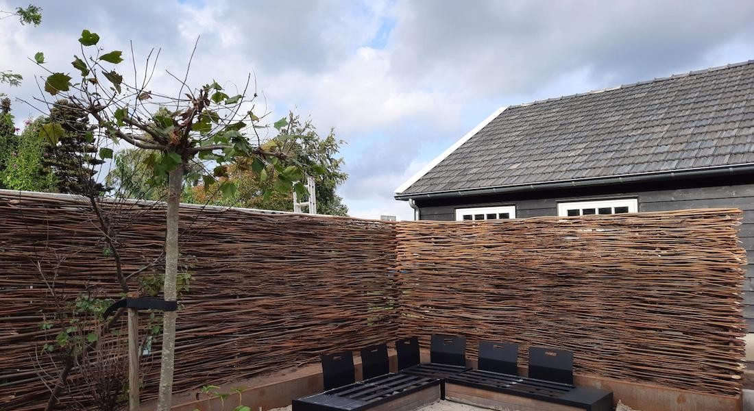 Het is nu tijd voor een wilgentenen schutting