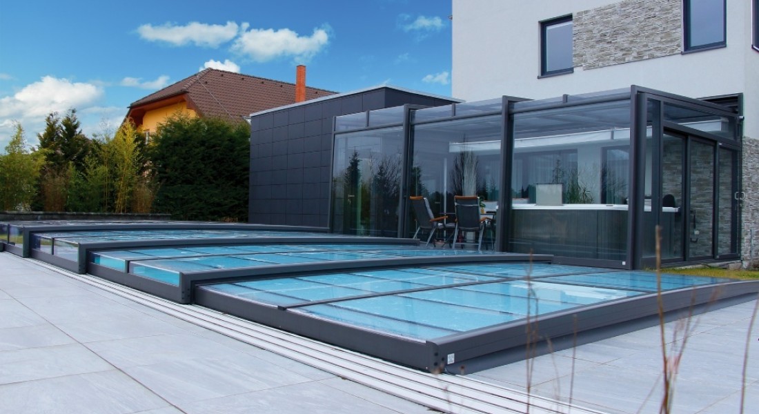 Het hele jaar door zwemplezier met een zwembadoverkapping