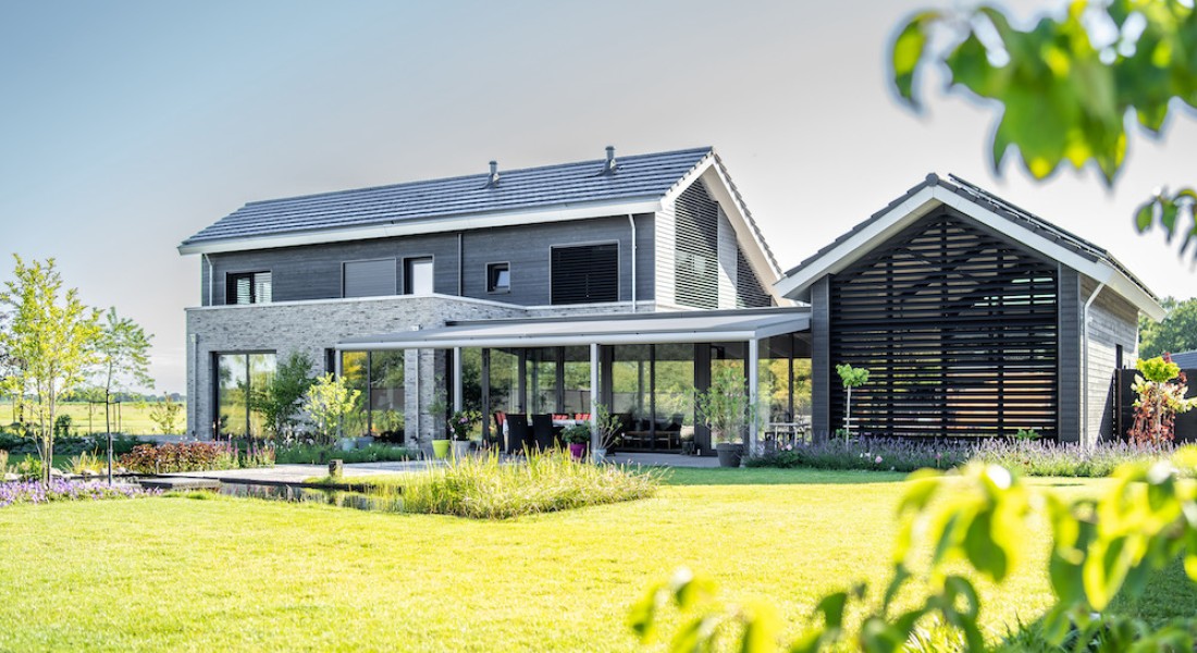 Deze stijlvolle louvers reguleren zonlicht en privacy