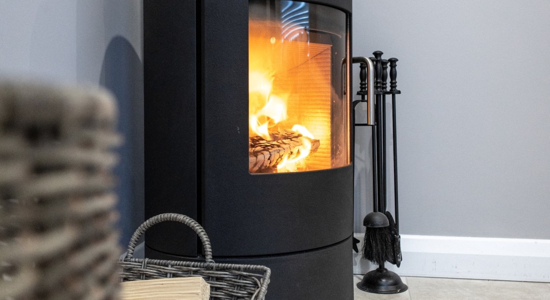 Zo bescherm je je interieur tegen de hitte van een houtkachel