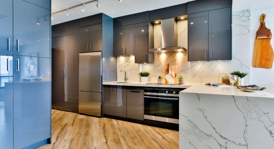 Keukenrenovatie tips die naadloos aansluiten bij de stijl van je badkamer
