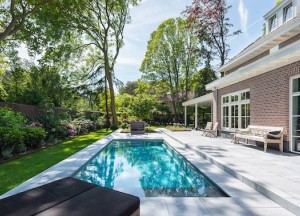 Is het zwembad toe aan een opknapbeurt? Kies voor zwembadrenovatie. - Compass Pools.