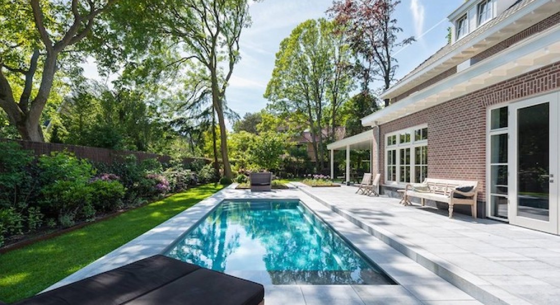 Is het zwembad toe aan een opknapbeurt? Kies voor zwembadrenovatie.