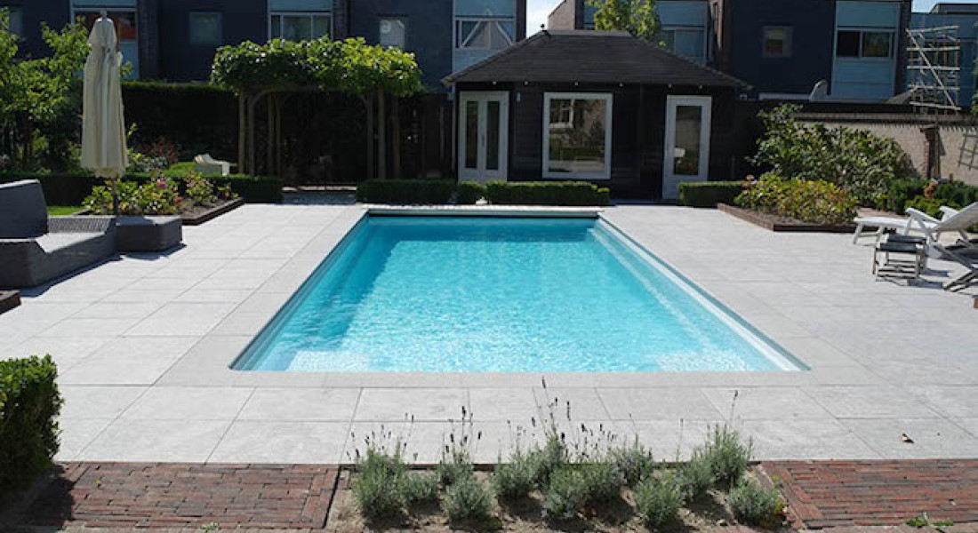 Energiezuinig zwemmen in warm water