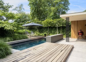 Bespaar bij het aanleggen en onderhouden van je zwembad - Compass Pools.