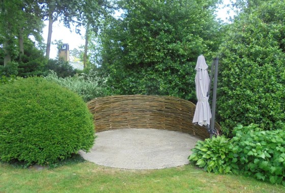 Een wilgentenenschutting in je tuin | Wilhout - Wilhout wilgentenen schuttingen