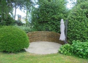 Een wilgentenenschutting in je tuin | Wilhout - Wilhout wilgentenen schuttingen