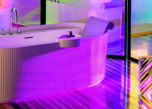 Reliëf: de badkamertrend van het moment