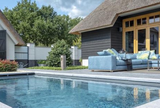 Zwemmen in een verwarmd bad op koele dagen - Swimm