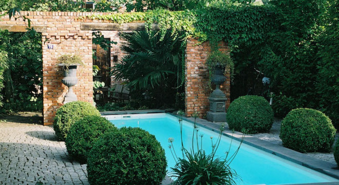 Zwembad desinfectie kan op verschillende manieren