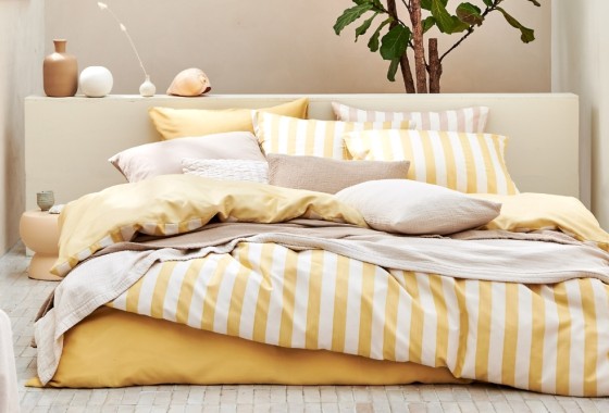 Vrolijk geel voor binnen en buiten - Bath & Living