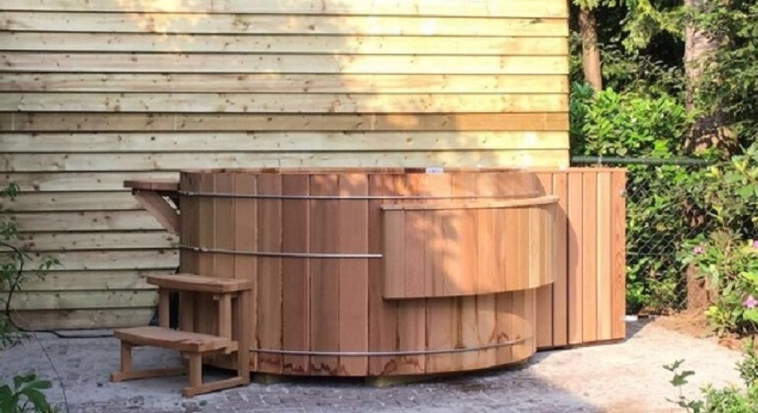 De luxe van een elektrische hottub