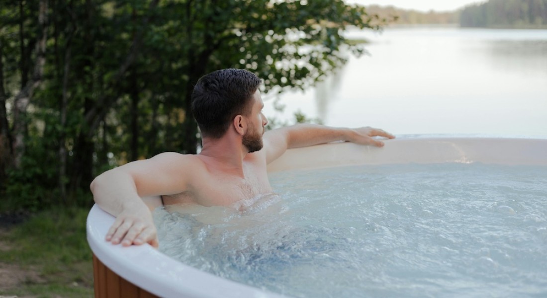 Hoe kan je het hele jaar door je hottub schoonhouden?