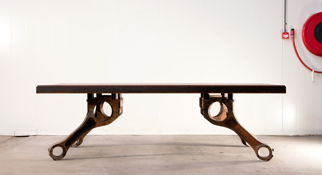 Stoere houten tafels met een historie