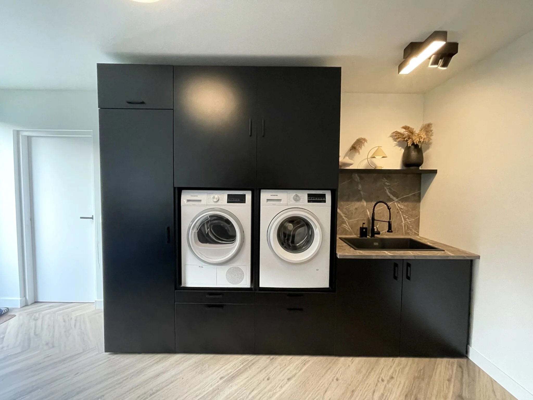 Veilige wasmachinekasten | Wasombouw