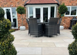 Gezellig rond de tuinhaard in je nieuwe loungeset - 