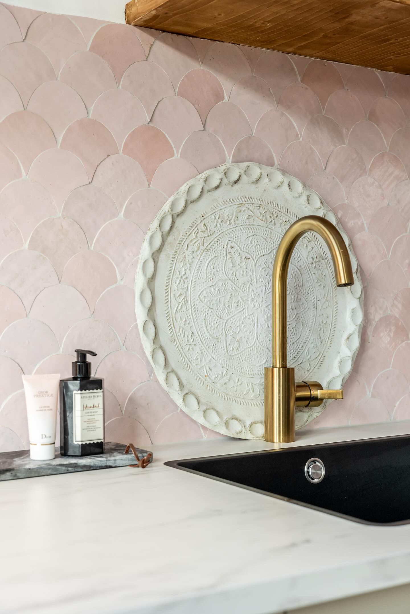 Zellige Pastel Rose Poisson Echelles | Designtegels.nl