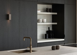 Stijlvolle keuken in rustige houtlook | DecoLegno