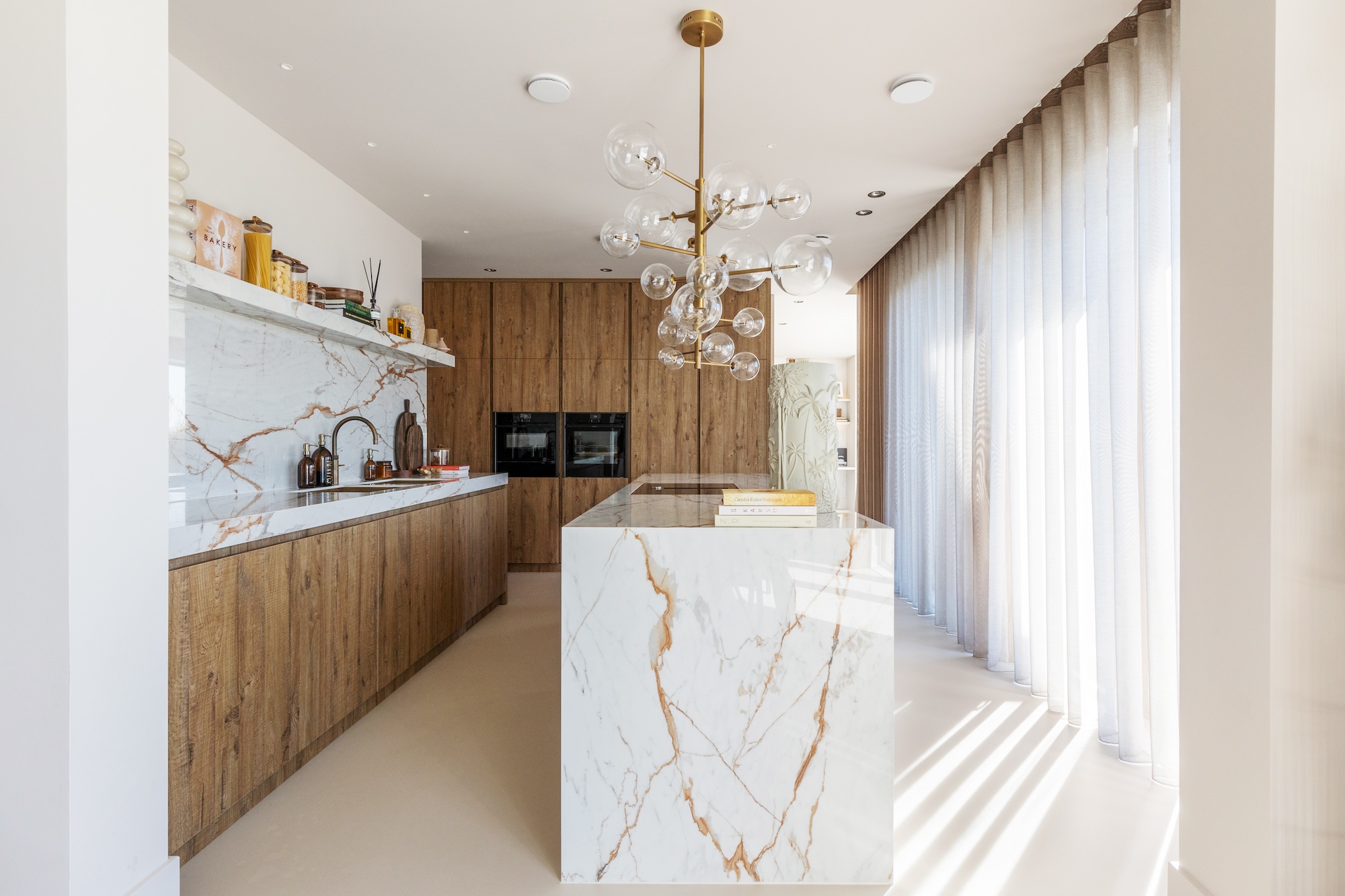 Rustiek hout en luxe natuursteen | DecoLegno