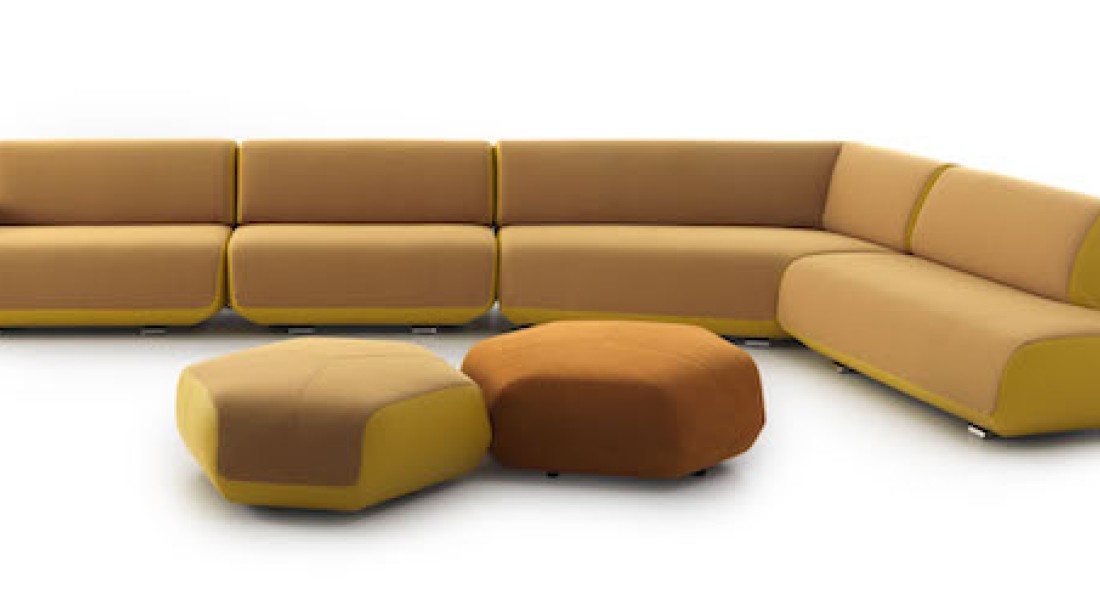 Okergeel als accentkleur in huis