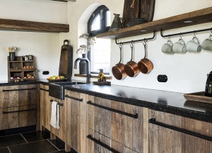 Keuken met landelijk karakter en een stoer randje | RestyleXL