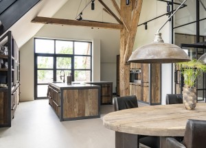 Landelijk industrieel in een boerderij | RestyleXL