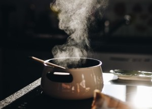 Hoe sluit je een inductiekookplaat aan in je woning? - 